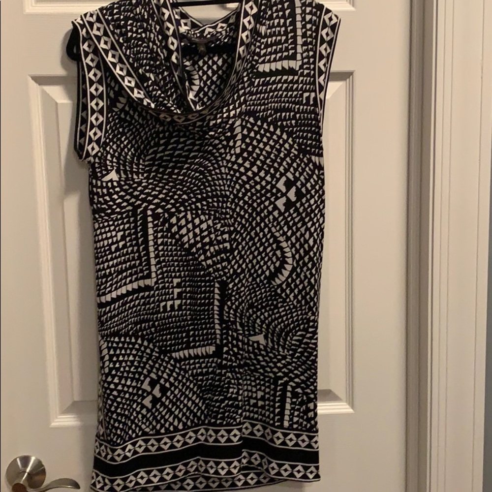 BCBG Black and white Ladies Tunic